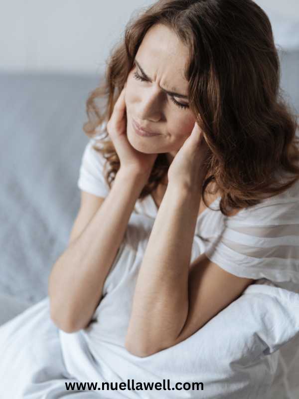 an-overwhelmed-mom-in-the-morning-in-signs-of-mom-burnout-and-how-to-recover