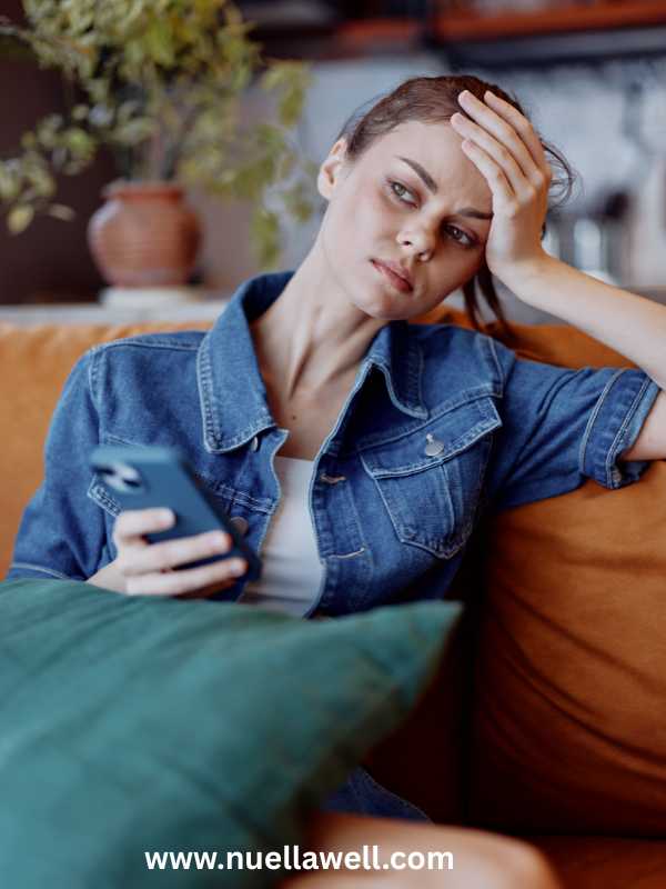 an-overwhelmed-mom-thinking-in-healthy-habits-for-every-mom