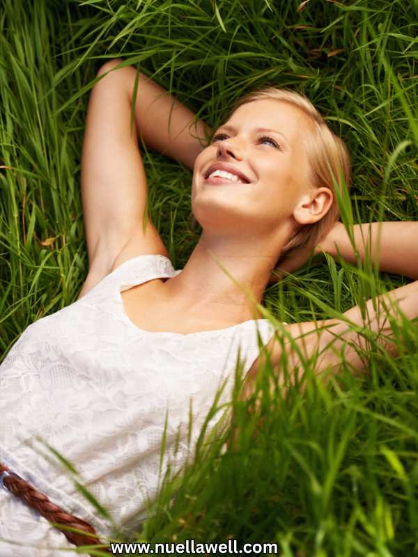 a-relaxed-calm-mom-in-how-to-know-if-you-are-burnt-out-as-a-mom