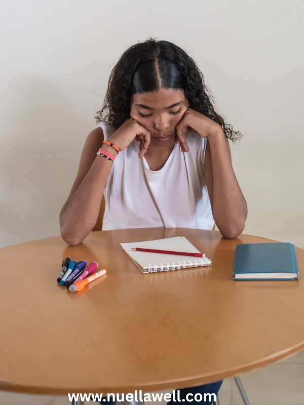 overwhelmed-mom-struggling-with-mental-overload