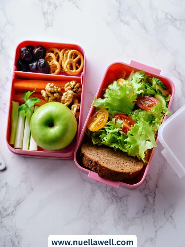 Healthy-school-lunch-prepared-for-a-busy-school-morning