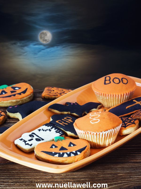 decorated-Halloween-cookies-by-the-kids
