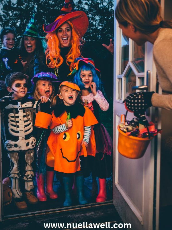 kids-playing-Halloween-games-and-a-scavenger-hunt-at-home